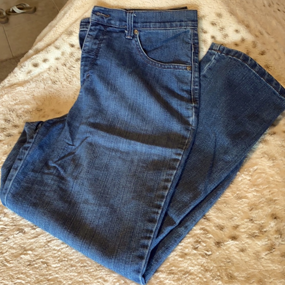 🌸 GLORIA VANDERBILT JEAN PANTS